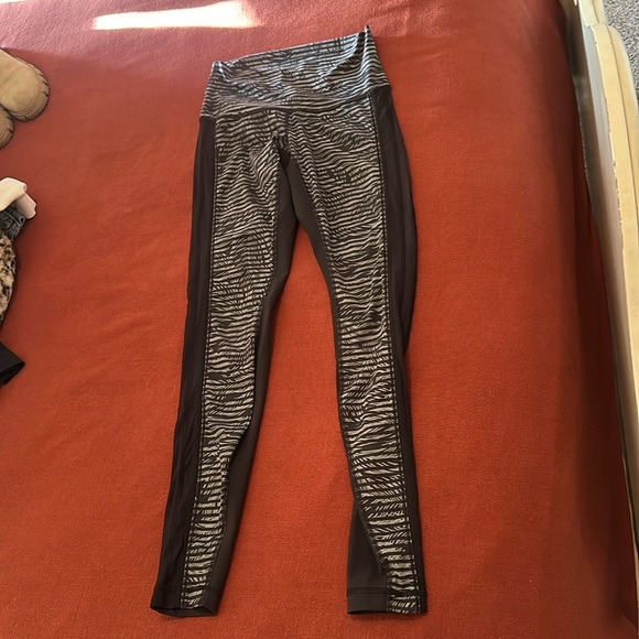 LULULEMON Palm grey/black legging - Picture 1 of 5
